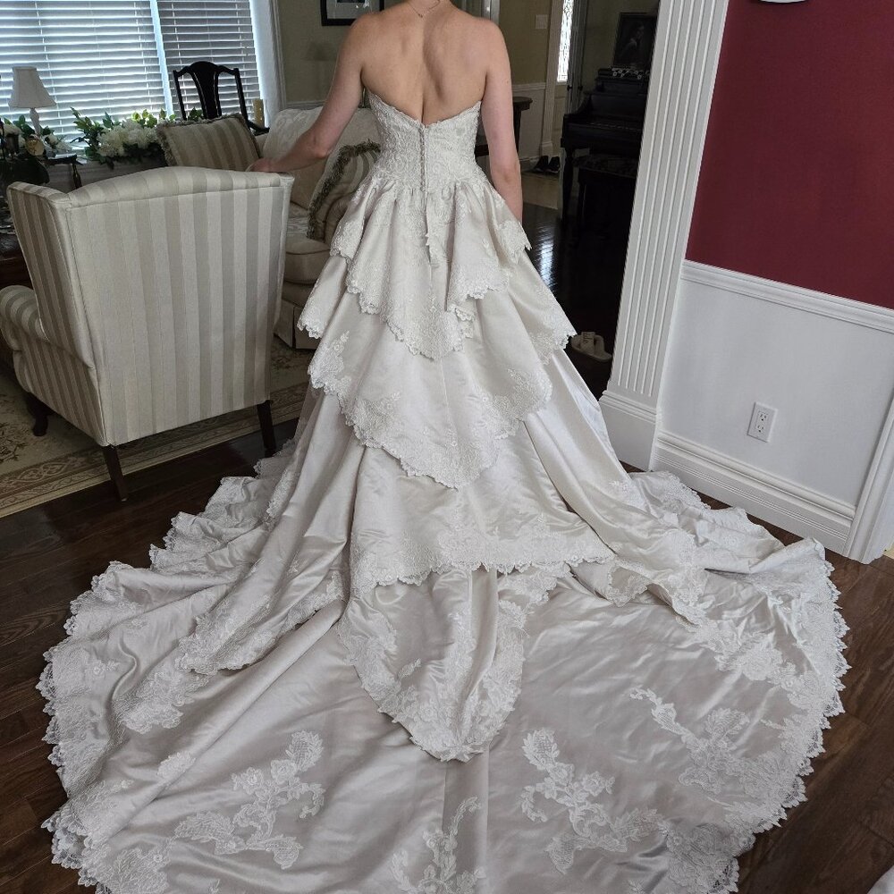 Unworn Sottero and Midgley Wedding Dress